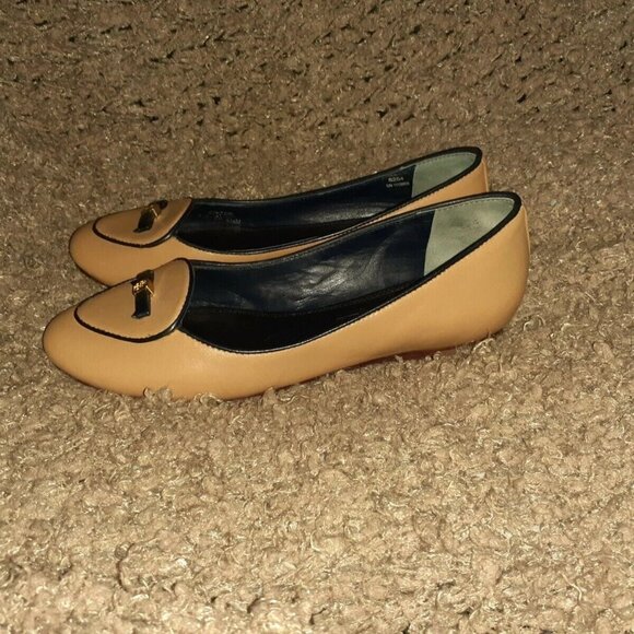 TORY BURCH-Dakota-Tan/Black Leather-Bow-Smoking Flats-Classic-Sz 5.5-Excellent - Picture 2 of 7